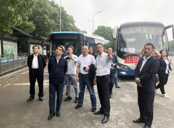 南京長客集團(tuán)總經(jīng)理唐杰一行到瑤湖西驛站考察交流