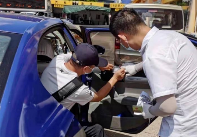 長運(yùn)出租   張貼昌通碼  防疫進(jìn)行時