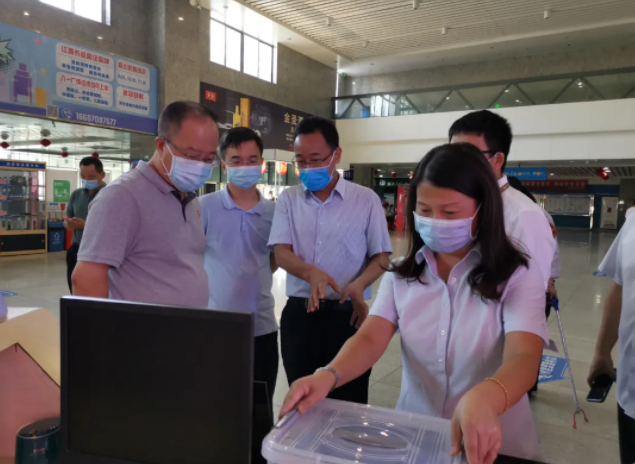 傅曉軍一行督導(dǎo)南昌長途汽車站、徐坊客運站疫情防控及文明創(chuàng)建工作