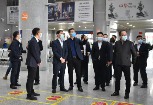 萬義輝一行檢查指導(dǎo)江西長運(yùn)文明創(chuàng)建、疫情防控常態(tài)化工作 王曉陪同