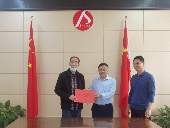 新余長(zhǎng)運(yùn)  慰問(wèn)退休職工 送上組織溫暖