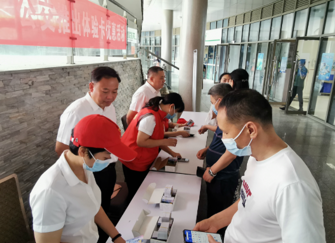 鷹潭公交:宣傳+推廣 開(kāi)展 “踐行綠色出行,共建生態(tài)文明”主題活動(dòng)