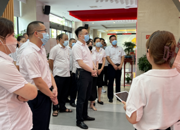 馬鞍山長(zhǎng)客 參觀黨群服務(wù)中心 不忘初心跟黨走