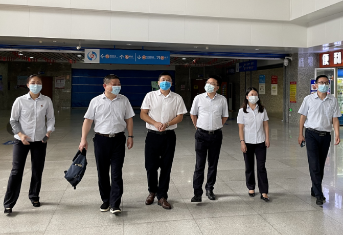 占梁前往都市城際公交、九江長運開展督導(dǎo)、調(diào)研工作