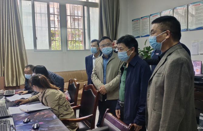 省交通運輸廳領(lǐng)導(dǎo)督導(dǎo)新余長運安全生產(chǎn)工作