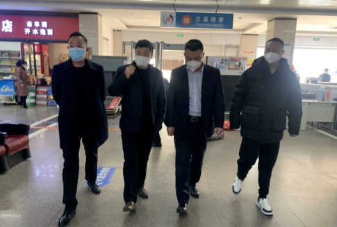 占梁督導(dǎo)南昌長途汽車西站、徐坊客運站春運工作