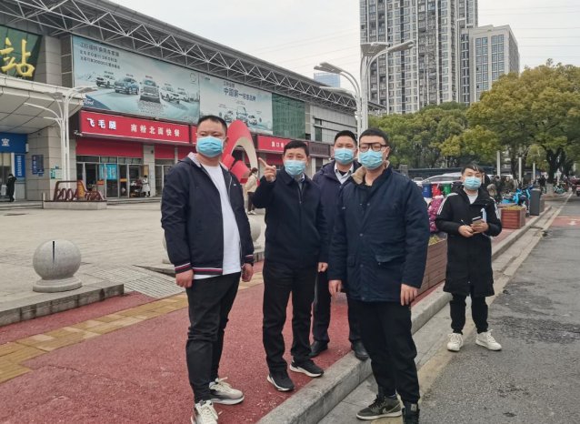 市道路運(yùn)輸服務(wù)中心領(lǐng)導(dǎo)督導(dǎo)都市城際公交文明創(chuàng)建、安全生產(chǎn)工作