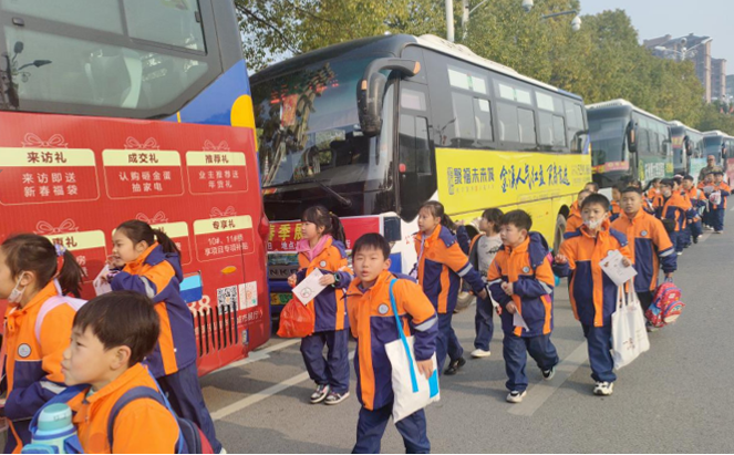 撫州長運(yùn):金溪分公司圓滿完成今年首批研學(xué)運(yùn)輸任務(wù)