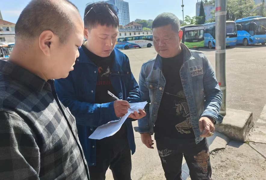 景德鎮(zhèn)長(zhǎng)運(yùn)  昌江公交公司組織開(kāi)展節(jié)前機(jī)務(wù)、安全隱患專(zhuān)項(xiàng)排查活動(dòng)周