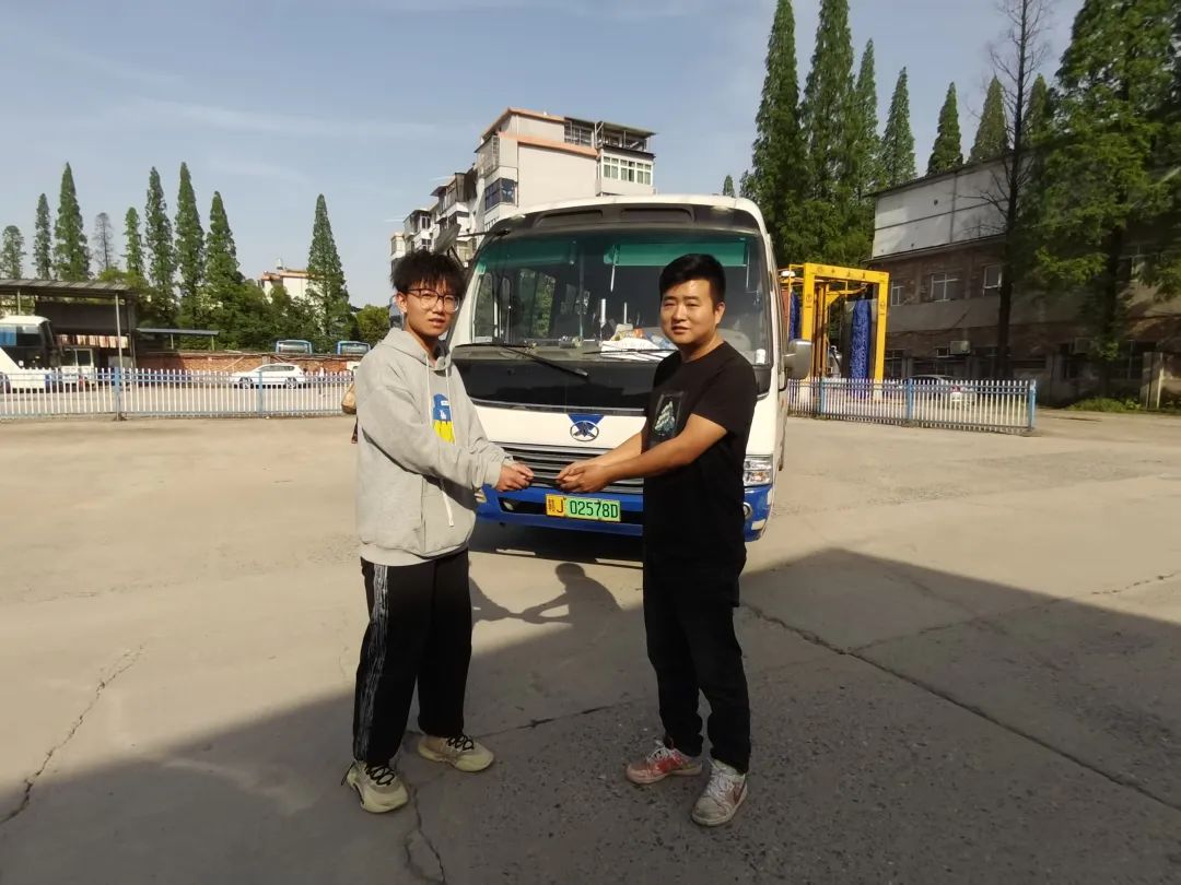 萍鄉(xiāng)長運(yùn)：“機(jī)”不可失！客車上遺失手機(jī) 工作人員找回獲感謝信