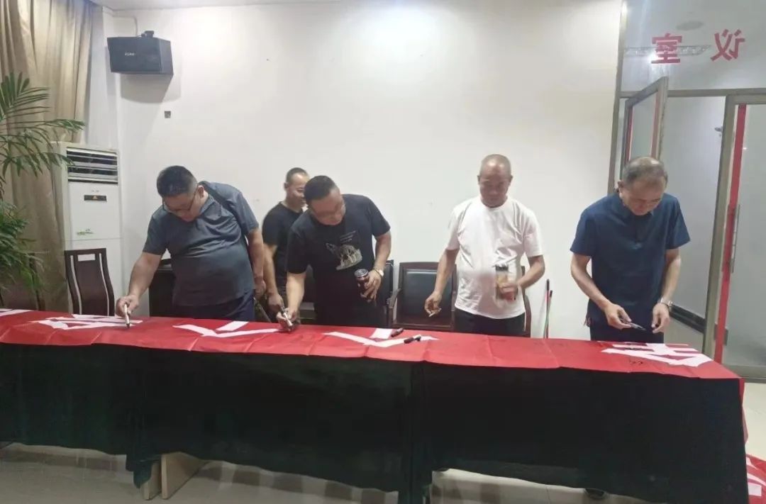 黃山長(zhǎng)運(yùn) 開(kāi)展駕駛員安全、機(jī)務(wù)培訓(xùn)會(huì)暨“安全生產(chǎn)月”部署會(huì)