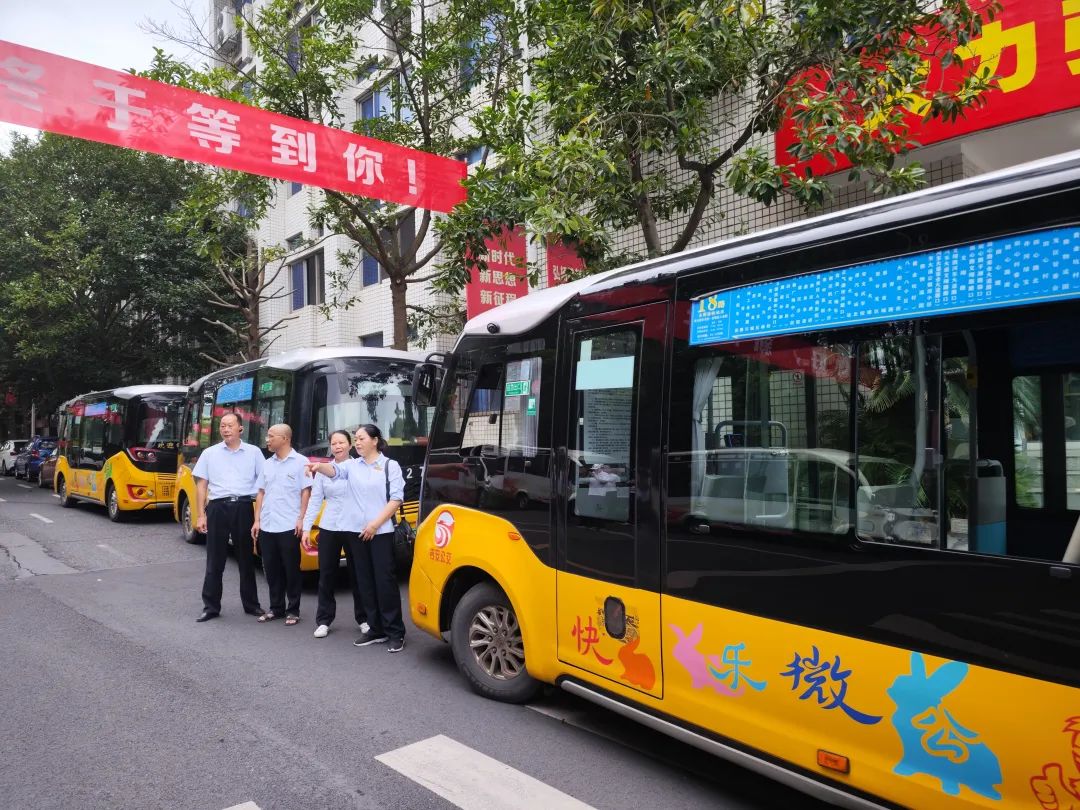 吉安公交:護(hù)航開學(xué)季 公交在行動(dòng)