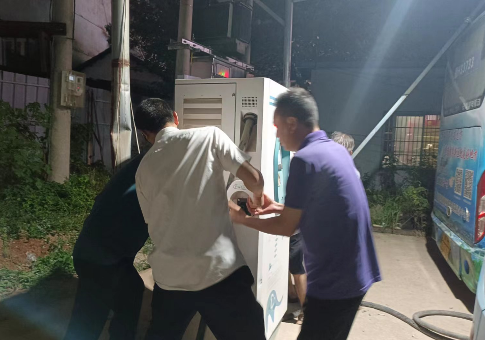 景德鎮(zhèn)長(zhǎng)運(yùn):連夜搶修充電樁 保障正常運(yùn)營(yíng)