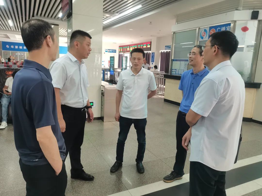 黃俊一行督查徐坊客運(yùn)分公司“雙節(jié)”前黨風(fēng)廉政、安全生產(chǎn)工作