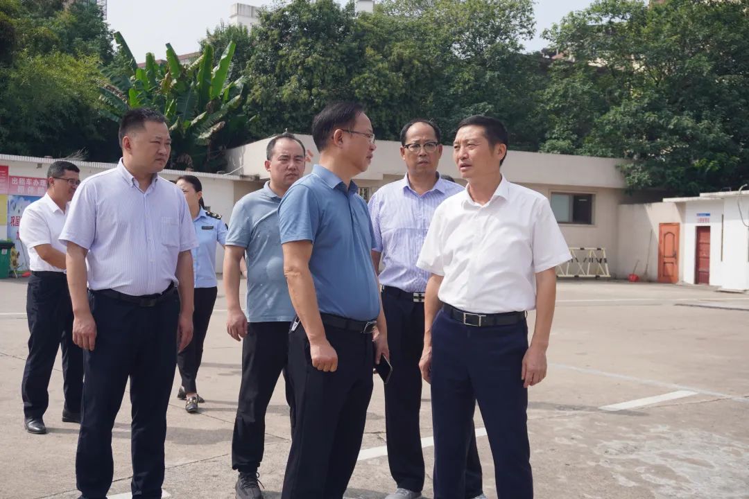 撫州長運 江志堅一行督導(dǎo)撫州長運“中秋、國慶”節(jié)前安全生產(chǎn)工作