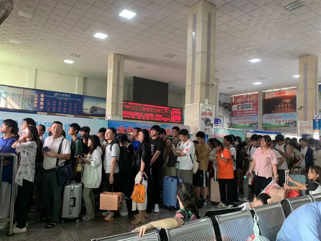 江西長運積極應(yīng)對中秋、國慶客流高峰