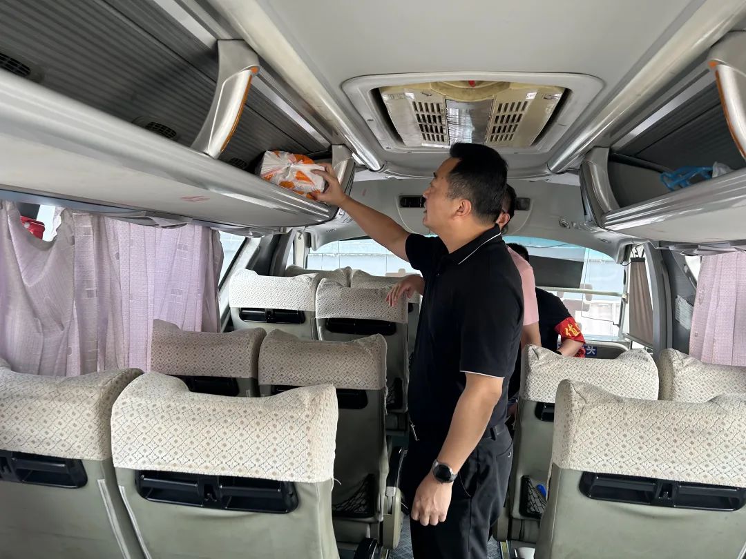 王曉督導(dǎo)長運(yùn)物業(yè)、都市城際公交“中秋、國慶”期間安全維穩(wěn)、值班值守工作