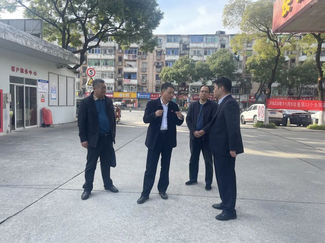 大通物流:南昌市商務(wù)局檢查石油公司安全生產(chǎn)工作