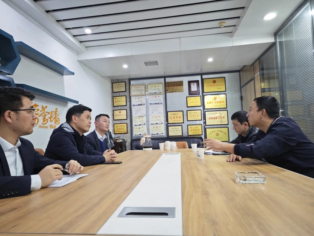 都市城際公交 積極響應(yīng)國防動(dòng)員 深化民兵組織