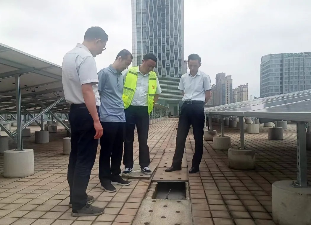 都市城際公交：開(kāi)展暴雨、強(qiáng)對(duì)流等惡劣天氣的督查