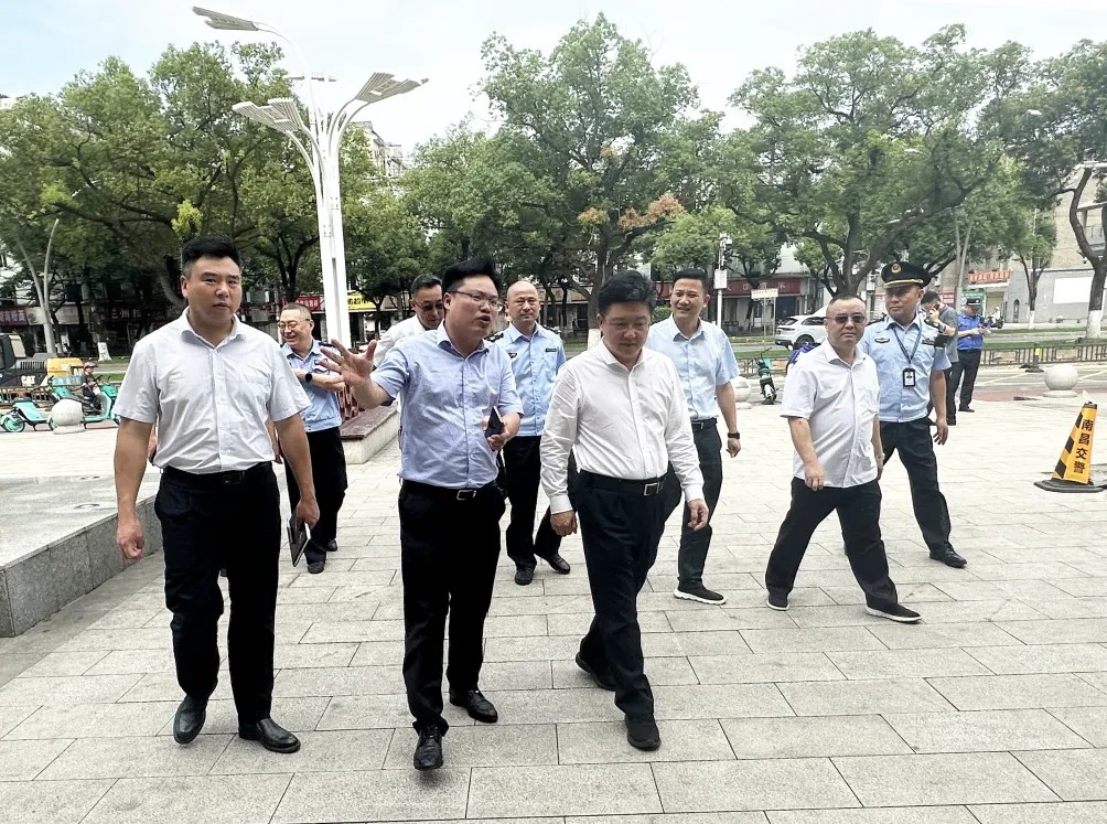 都市城際公交:青云譜區(qū)領(lǐng)導(dǎo)深入徐坊客運站督導(dǎo)檢查安全生產(chǎn)工作