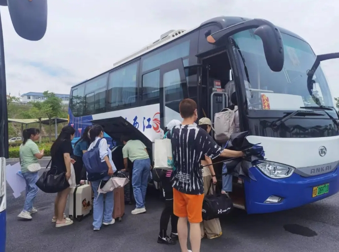 吉安公司：新干長(zhǎng)運(yùn)圓滿完成大學(xué)生排舞大賽運(yùn)輸任務(wù)