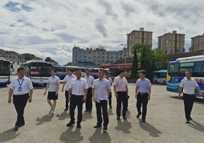 李偉一行調(diào)研景德鎮(zhèn)長運(yùn)、鄱陽長運(yùn)