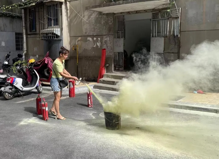 長(zhǎng)鴻物業(yè)：開(kāi)展消防演練活動(dòng)