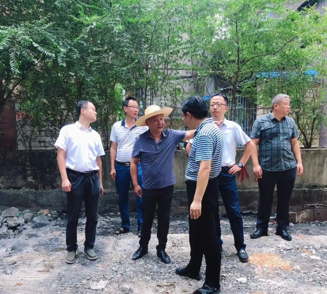 長運物業(yè)：督導雨污分流 調研長運充電站