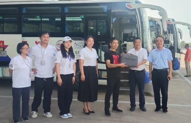 撫州長(zhǎng)運(yùn):贛東學(xué)院與撫州長(zhǎng)運(yùn)共筑愛(ài)心橋梁