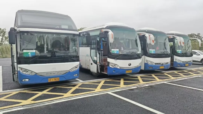 馬鞍山長(zhǎng)客:含山長(zhǎng)運(yùn)圓滿護(hù)航銅閘學(xué)校學(xué)生安全出行