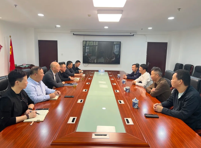 泰和縣政府領(lǐng)導(dǎo)與吉安公司座談交流城際班線運(yùn)營工作