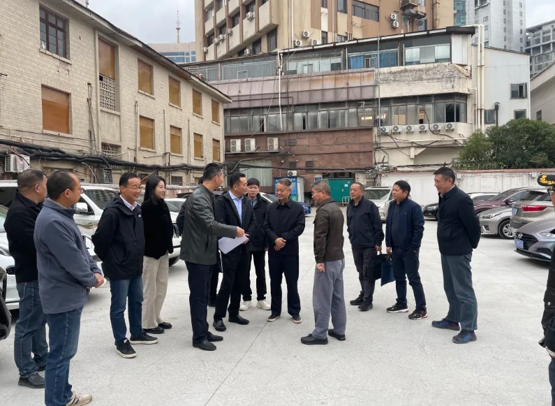 今日快報 || 杜小華督導(dǎo)長鴻物業(yè)安全生產(chǎn)重點(diǎn)工作 王曉、胡勁松陪同