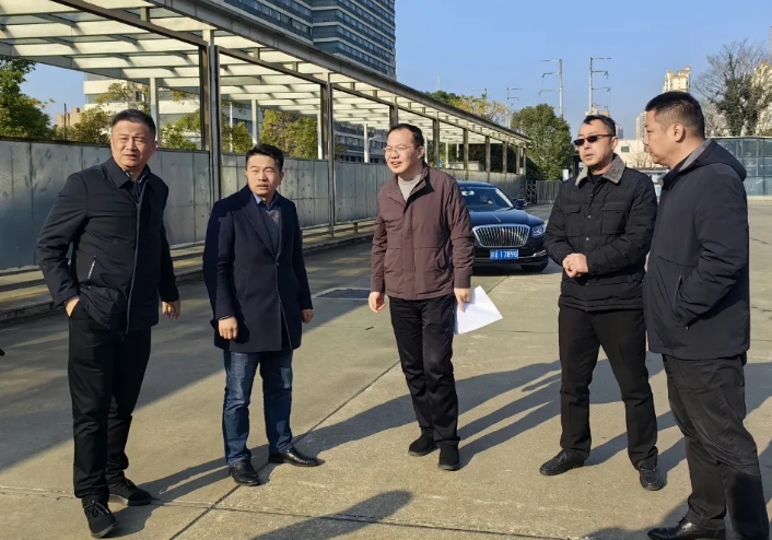 都市城際公交：紅谷灘區(qū)組織部、社會工作部調(diào)研長途汽車西站充電區(qū)服務(wù)驛站