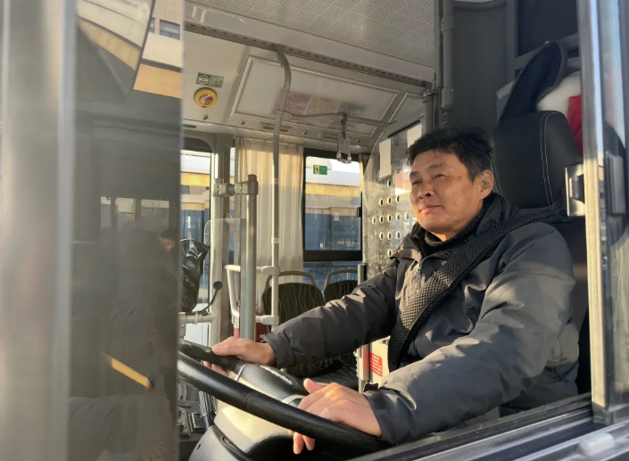 馬鞍山長(zhǎng)客:公交司機(jī)冷靜處置 乘客突發(fā)疾病轉(zhuǎn)危為安