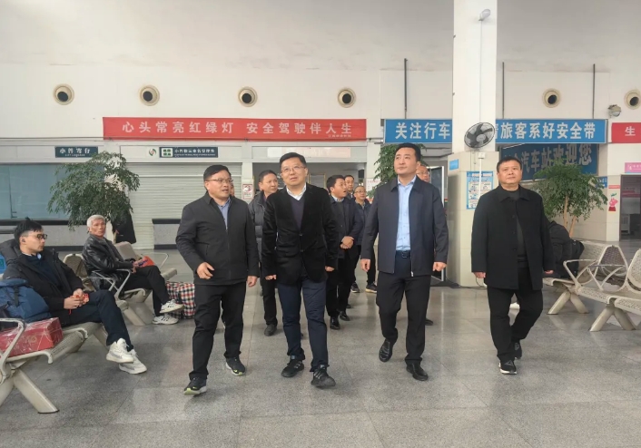 章勇、王曉一行督導(dǎo)新余公司春運(yùn)工作