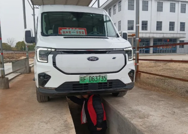 撫州長運(yùn)：應(yīng)對惡劣天氣 保障出行安全