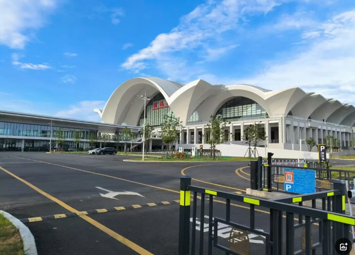 南昌日?qǐng)?bào)、江南都市報(bào)、江西工人報(bào)聚焦江西長(zhǎng)運(yùn)