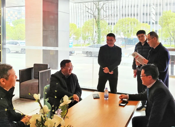 沈崗一行深入長運(yùn)大廈督導(dǎo)安全生產(chǎn)工作