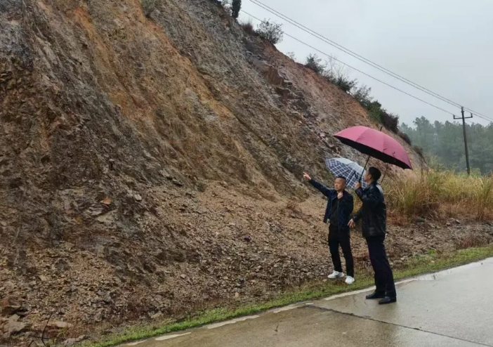 撫州長運(yùn)：崇仁分公司排查隱患 筑牢城鄉(xiāng)班線安全防線