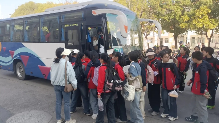 馬鞍山長客：含山長運(yùn)助力環(huán)峰第三小學(xué)開啟研學(xué)新旅程