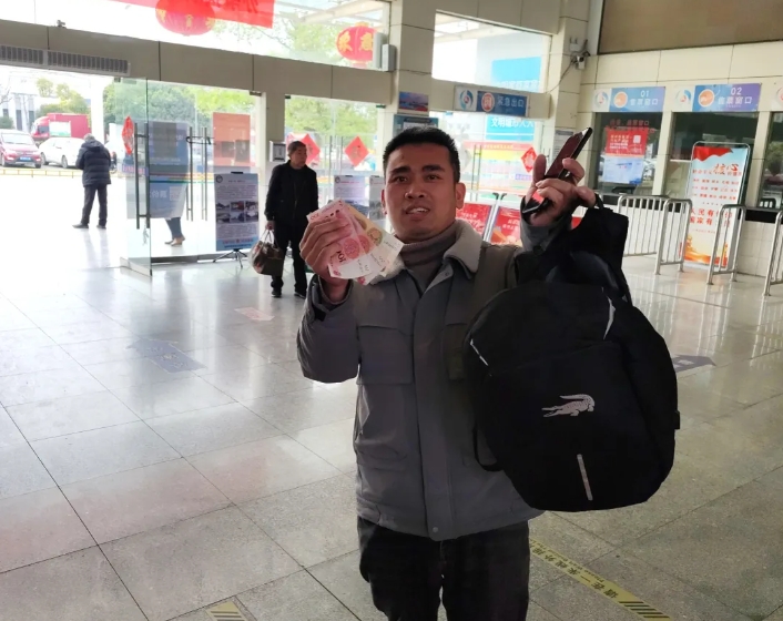 撫州長(zhǎng)運(yùn)：午夜遺包陷困境 暖心尋回解心憂(yōu)