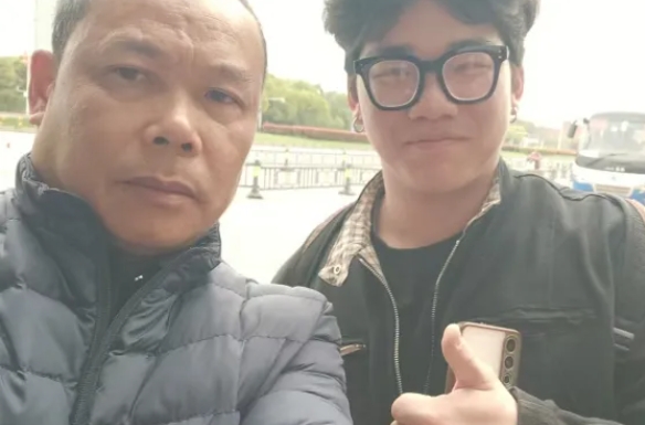 都市城際公交：駕駛員說“能幫上忙我也高興！”