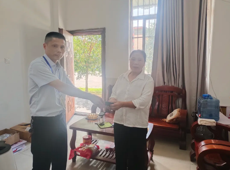 撫州長運(yùn)：千元現(xiàn)金物歸原主