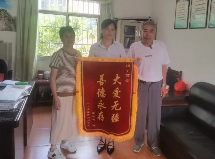 新余公交：公交司機緊急救助中暑乘客獲贊