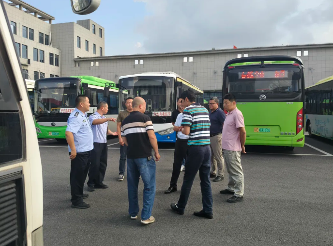 馬鞍山長客：含山縣多部門聯(lián)合開展老舊營運車輛現(xiàn)場核驗工作