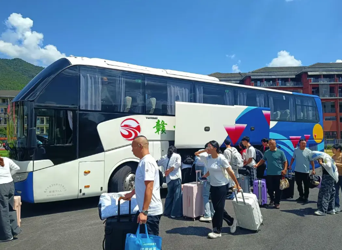 贛州方通 護航新生入學