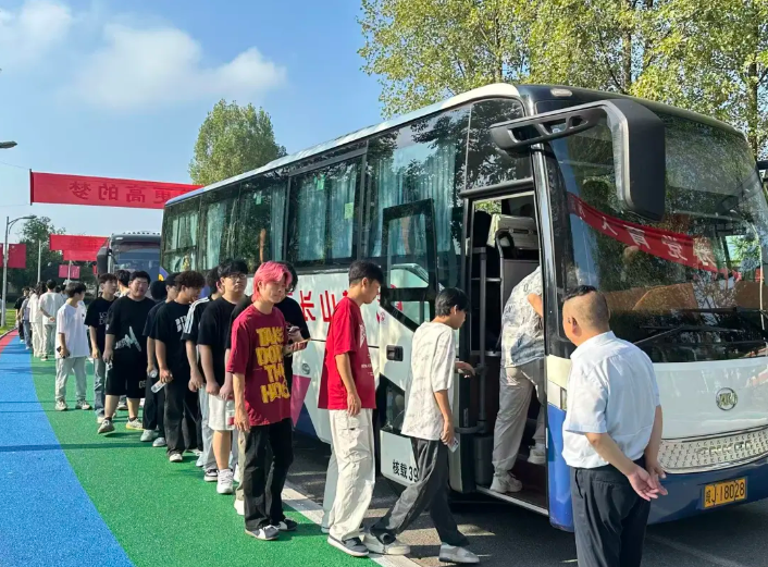 黃山長運：為學(xué)生健康路護航