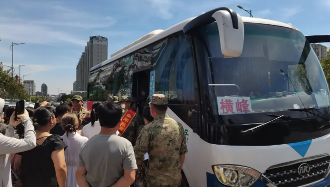 服務(wù)質(zhì)量“百日”攻堅 || 上饒汽運：“百日攻堅”凈舊車 一程榮光送新兵