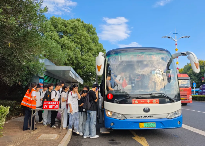 吉安長運：長福公司護航“雙節(jié)” 安全與服務(wù)并行不怠